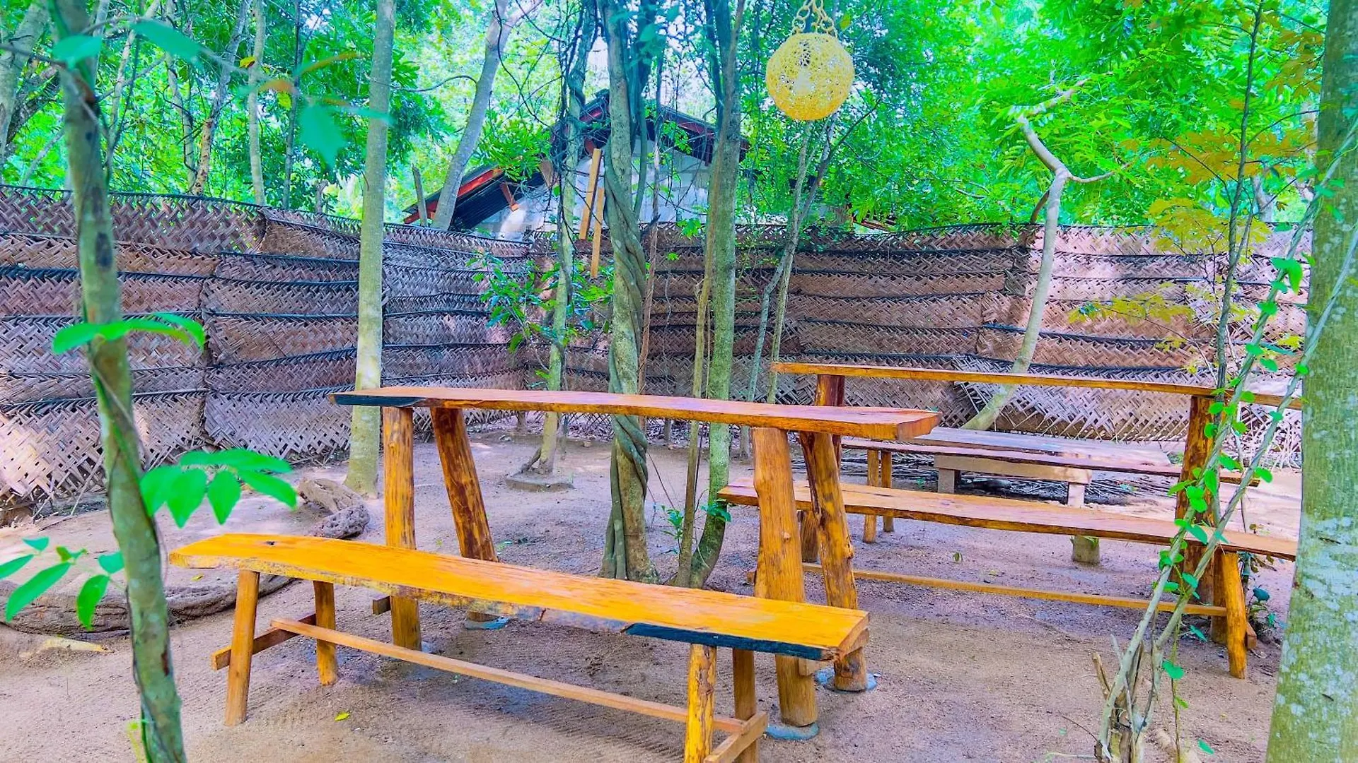 Jungle Host Hostel Sigiriya